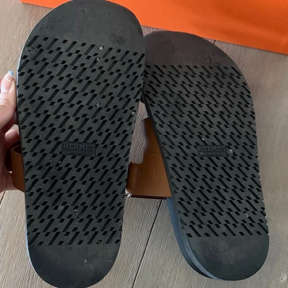 Hermes Chypre Sandals - Picture 2 of 3